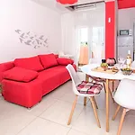 Apartamento Family Oros Medulin, With A Pool, Ggd Medulin