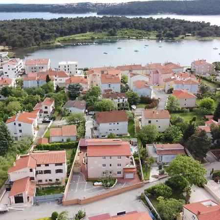 Family Friendly Oros Medulin, With Pool, Ggd * Medulin