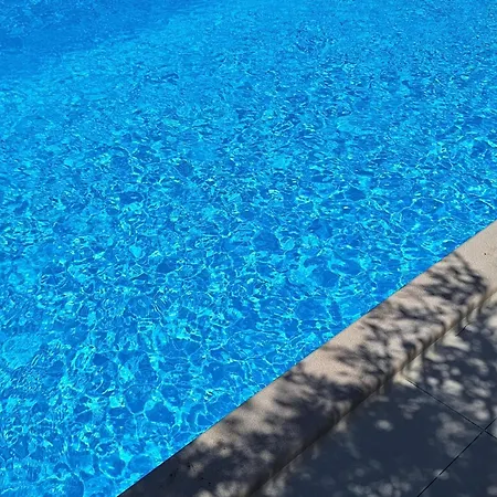 Family Oros Medulin, With A Pool, Ggd *