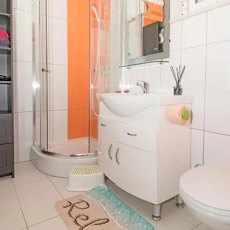 Family Friendly Oros Medulin, With Pool 아파트 *