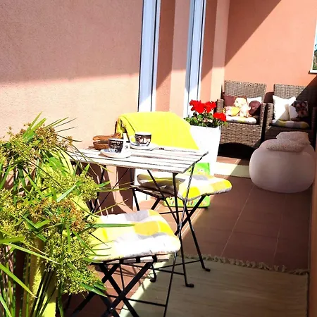 Apartment Family Oros Medulin, With A Pool, Ggd