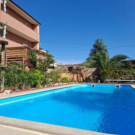 Family Friendly Oros Medulin, With Pool 아파트 *