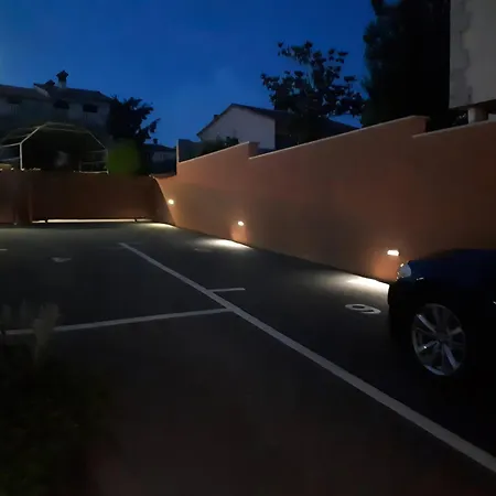 Family Friendly Oros Medulin, With Pool, Ggd Apartman