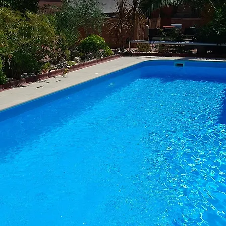 아파트 Family Friendly Oros Medulin, With Pool