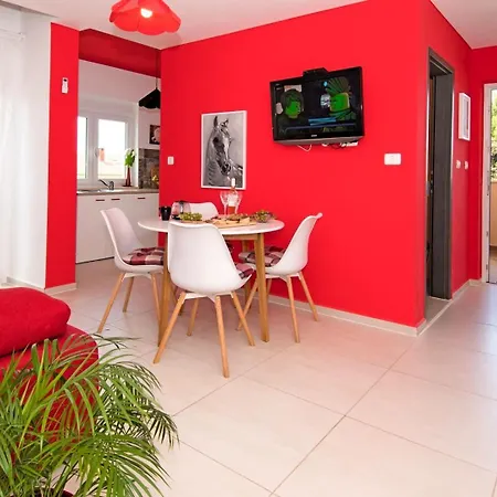 Family Friendly Oros Medulin, With Pool, Ggd