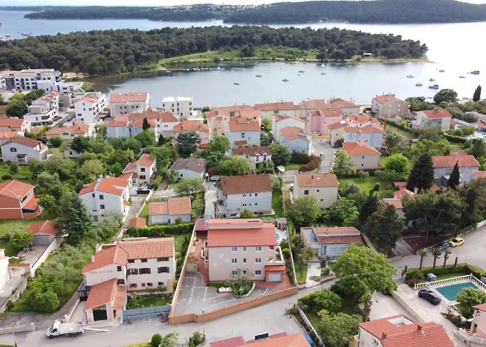 Family Friendly Oros Medulin, With Pool, Ggd * Medulin