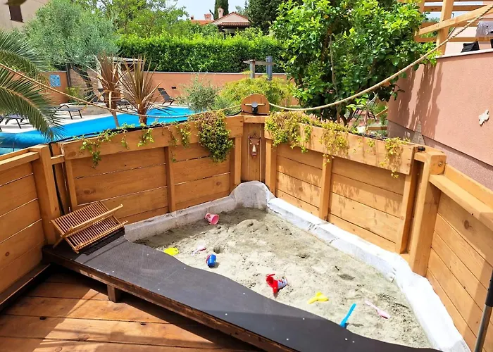 Family Friendly Oros Medulin, With Pool, Ggd Apartman