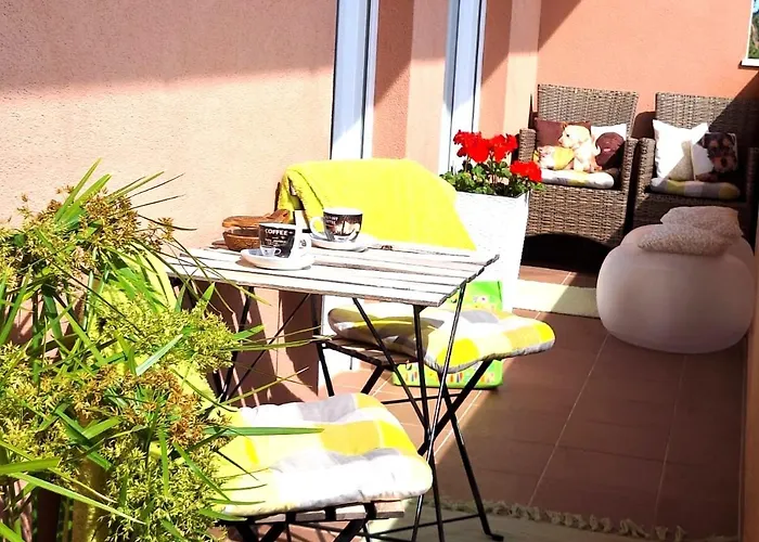 Apartman Family Friendly Oros Medulin, With Pool, Ggd