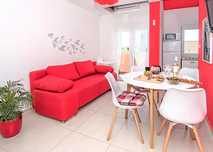 Apartman Family Friendly Oros Medulin, With Pool, Ggd Medulin