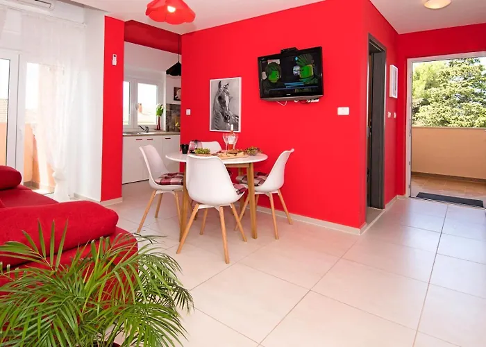 Family Friendly Oros Medulin, With Pool, Ggd