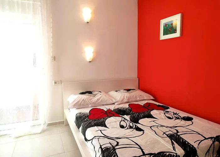 Family Friendly Oros Medulin, With Pool, Ggd Apartman