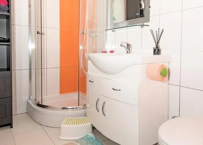 Family Friendly Oros Medulin, With Pool, Ggd Apartman